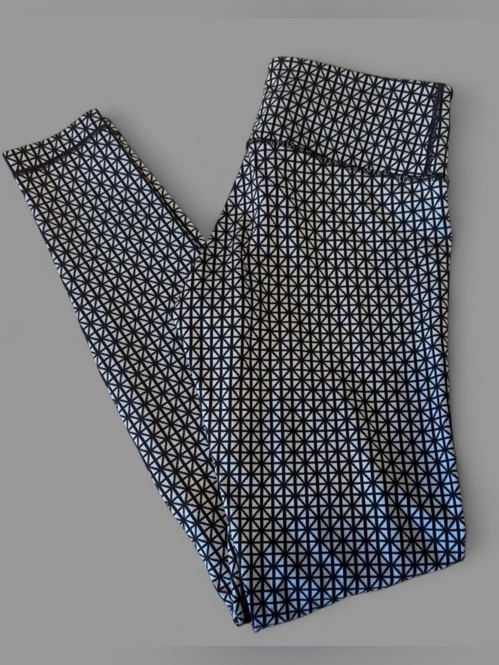 Lululemon Black And White Geometric Leggings Size Medium